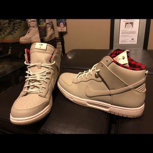 Nike sneaker rain shoes